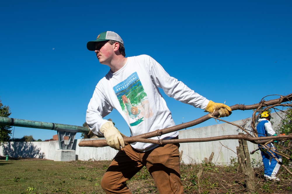 USS John C. Stennis Sailors Volunteer at The Mariners’ Museum and Park