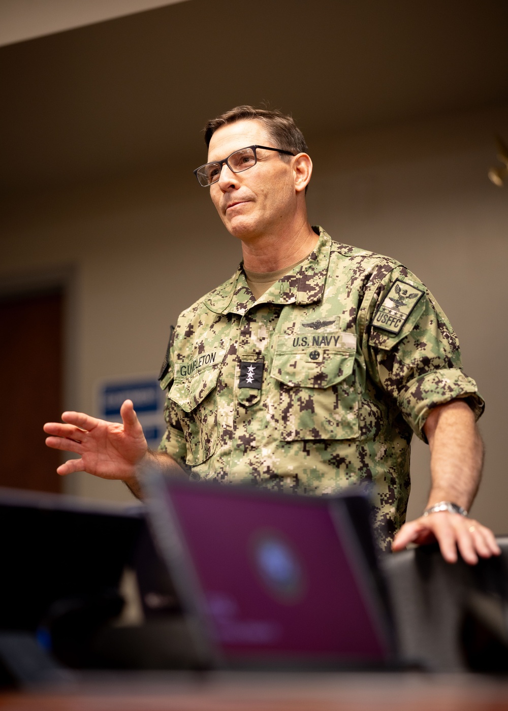 Commander, U.S. Fleet Forces Command Visits MSC