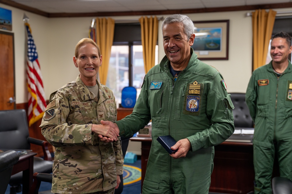 Italian Air Force Education and Training Command/3rd Air Region commander visits Sheppard AFB