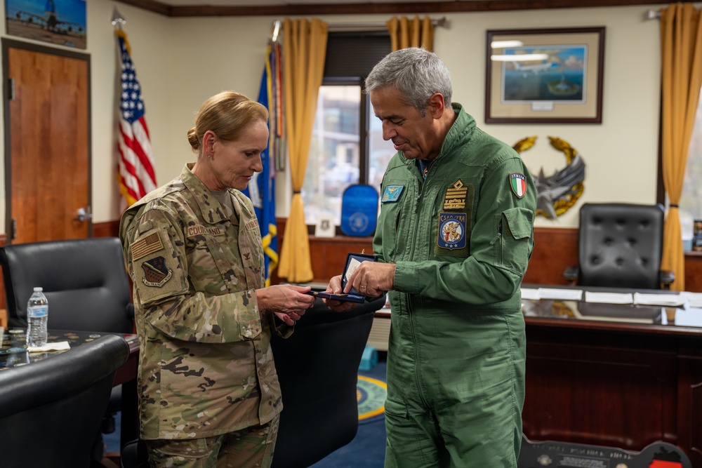 Italian Air Force Education and Training Command/3rd Air Region commander visits Sheppard AFB