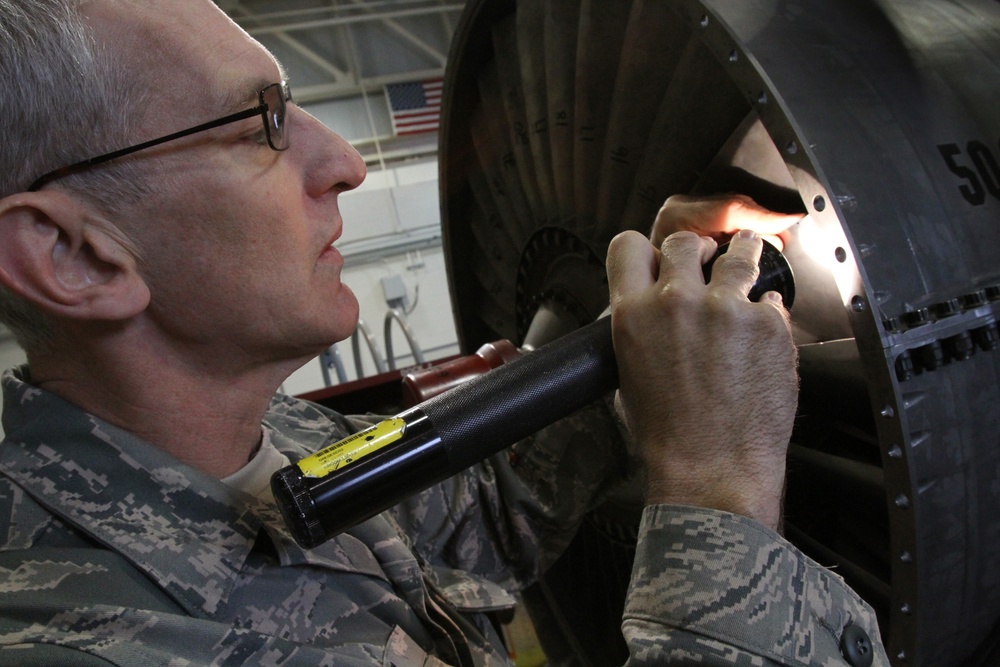 F-16 maintenance