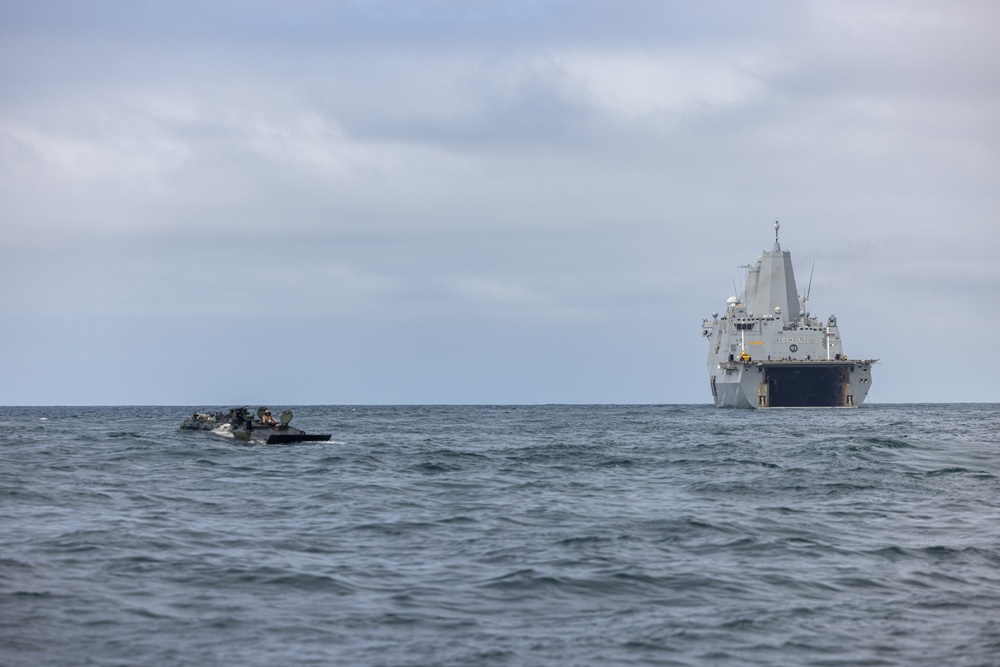 1st Bn., 7th Marines; 3rd AA Bn. conduct ACV ship-to-shore operations