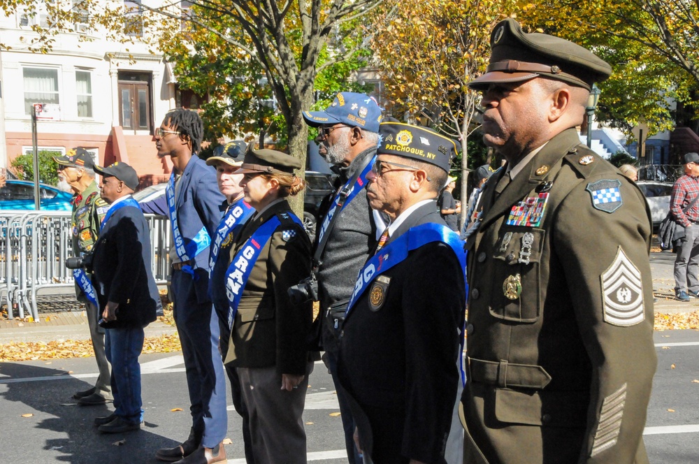 Army Reserve leaders march for Kings County veterans
