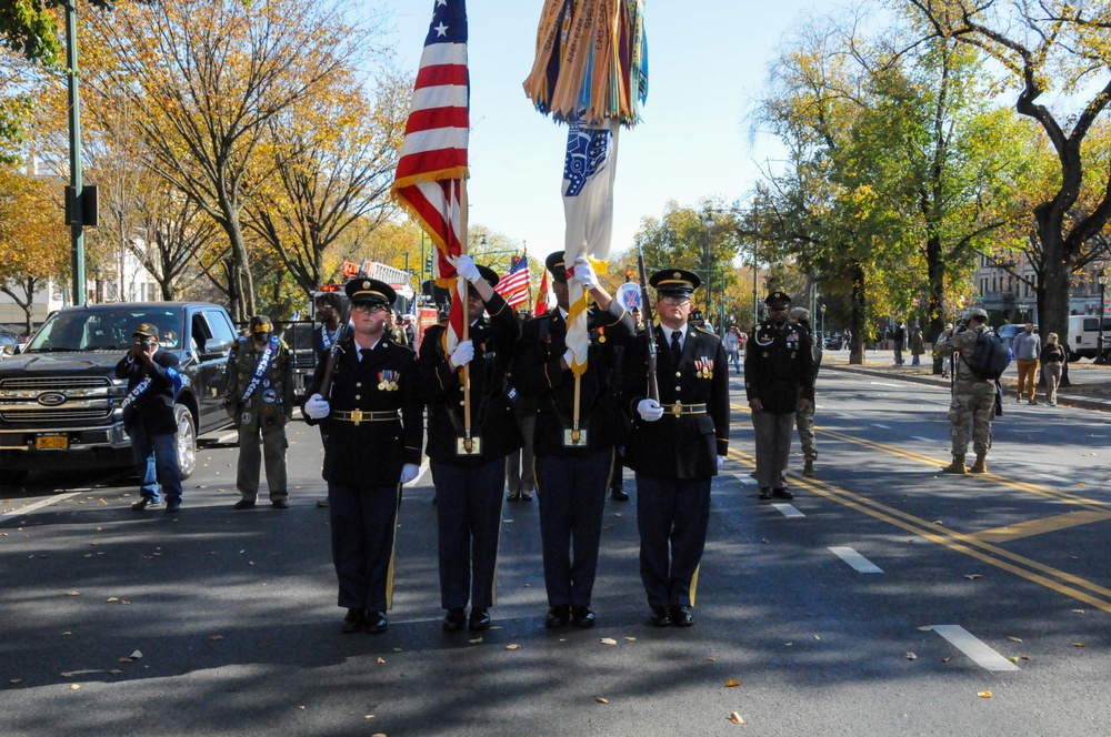 Army Reserve leaders march for Kings County veterans
