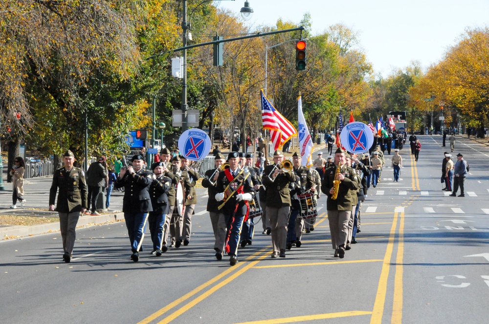 Army Reserve leaders march for Kings County veterans