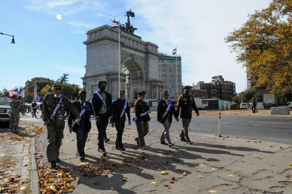 Army Reserve leaders march for Kings County veterans