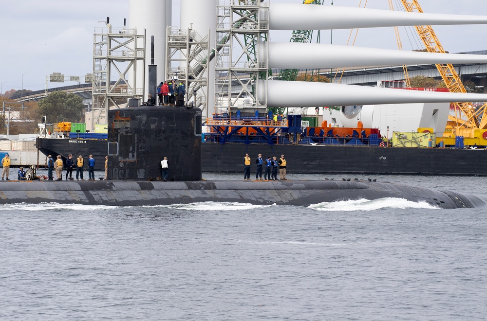 USS Hampton (SSN 767) Arrives at SUBASE New London