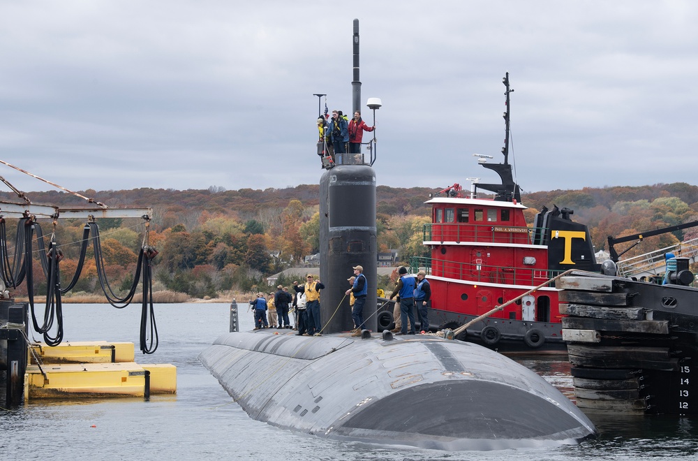 USS Hampton (SSN 767) Arrives at SUBASE New London