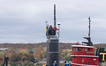 USS Hampton (SSN 767) Arrives at SUBASE New London