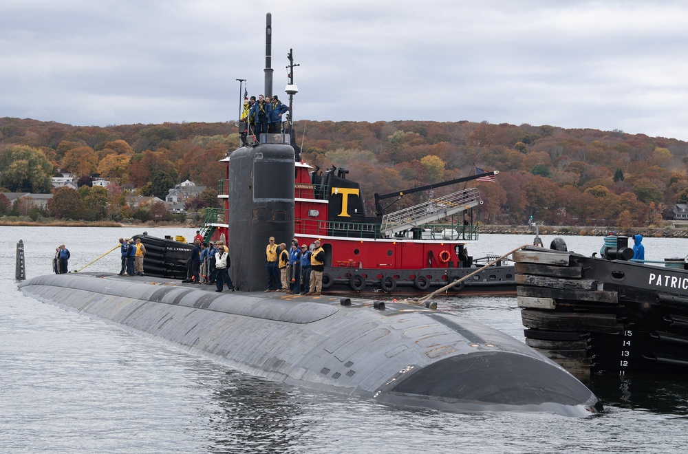 USS Hampton (SSN 767) Arrives at SUBASE New London