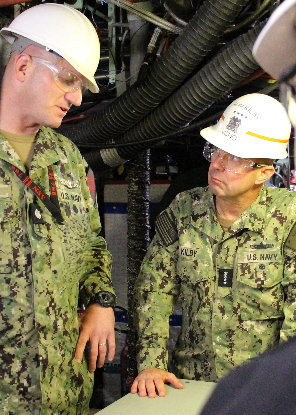 VCNO Visits USS Hartford (SSN 768)