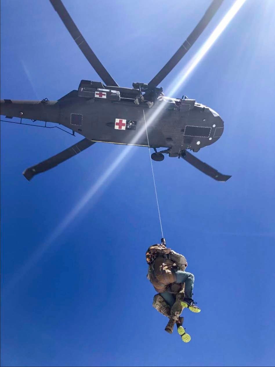 Braving the Peaks: Yakima Army Medics’ Life-Saving Missions in Central Washington’s Rugged Terrain