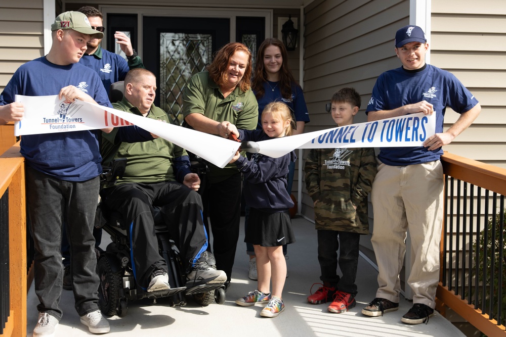 Wounded Kentucky National Guardsman receives &quot;smart home&quot;