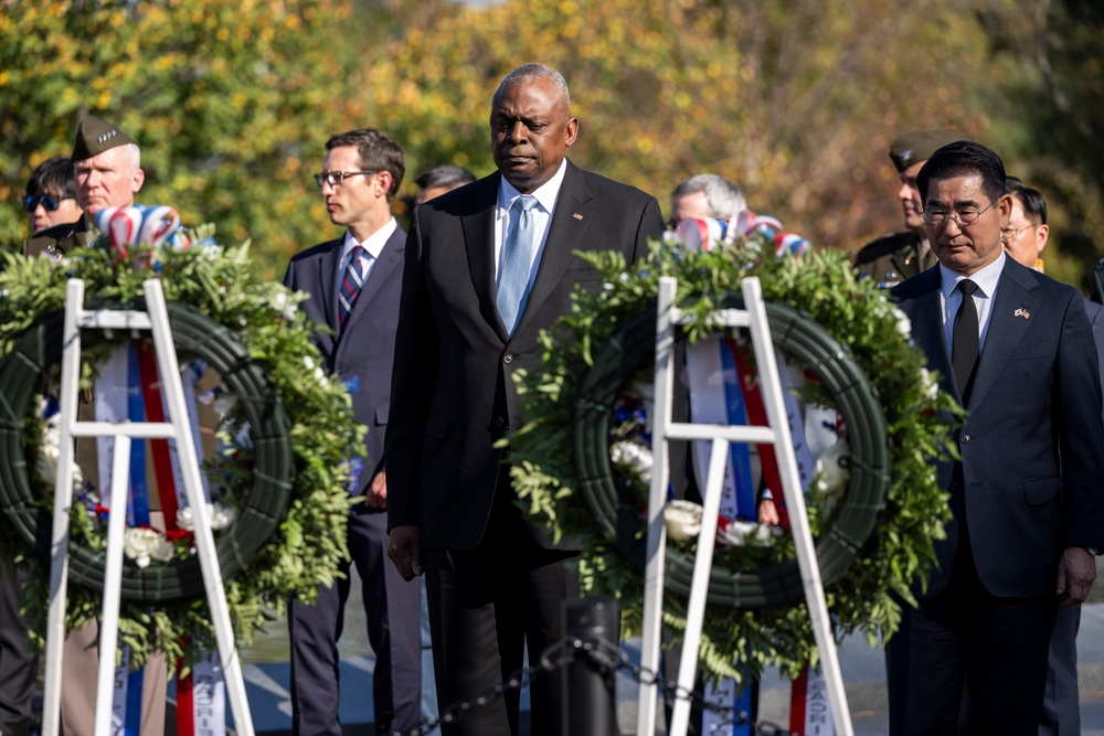 SD, ROK MoD Participate in Wreath-Laying Ceremony at Korean War Veterans