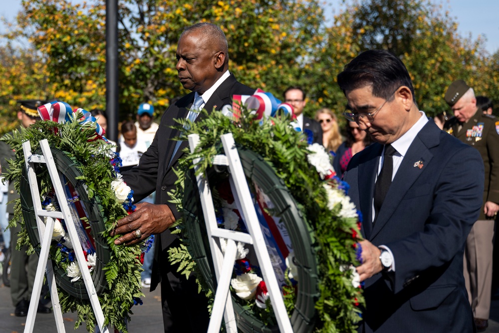 SD, ROK MoD Participate in Wreath-Laying Ceremony at Korean War Veterans