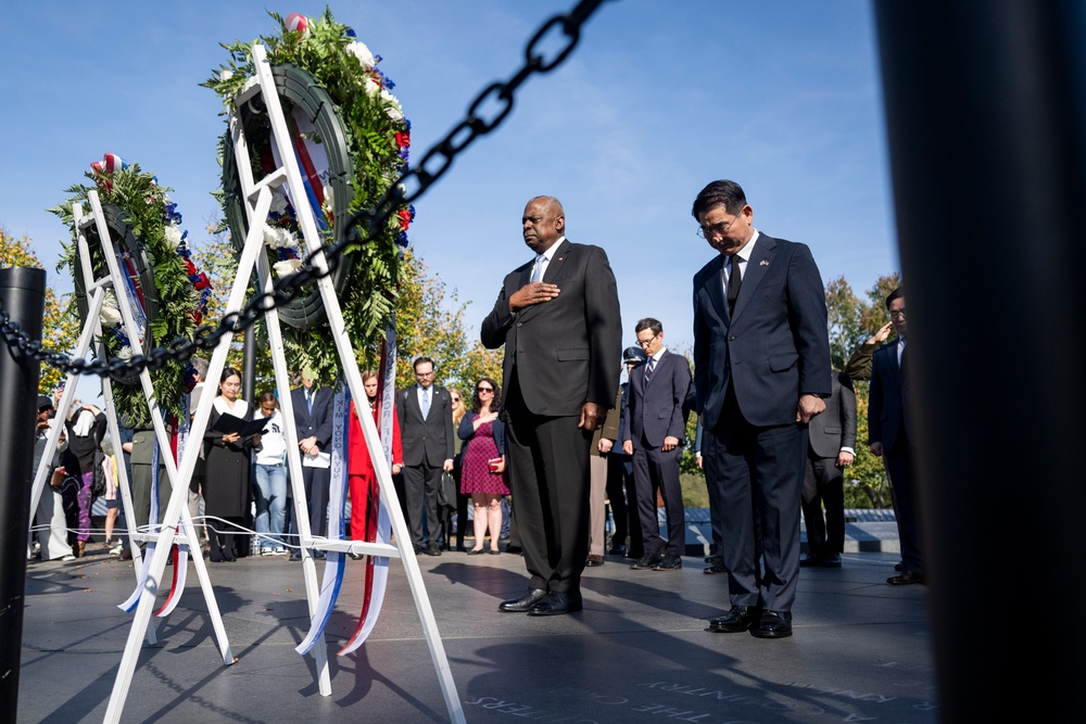 SD, ROK MoD Participate in Wreath-Laying Ceremony at Korean War Veterans