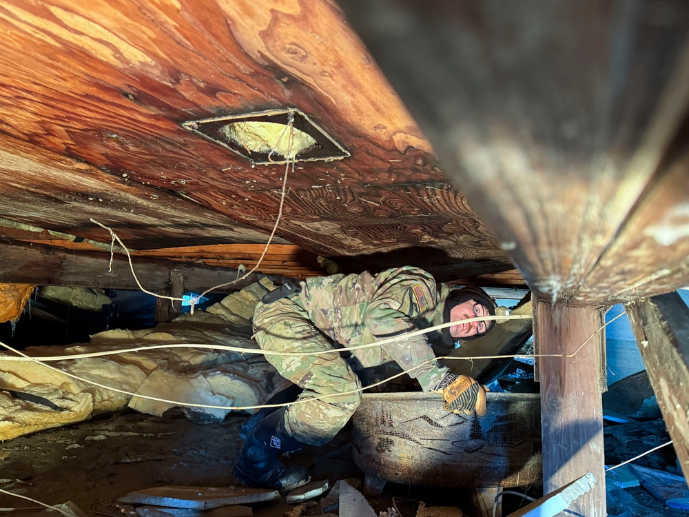 Crews work to secure Kotzebue homes after flooding