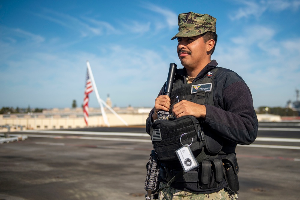 Daily Operations aboard USS Carl Vinson