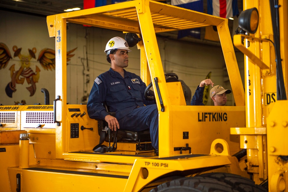 Daily Operations aboard USS Carl Vinson