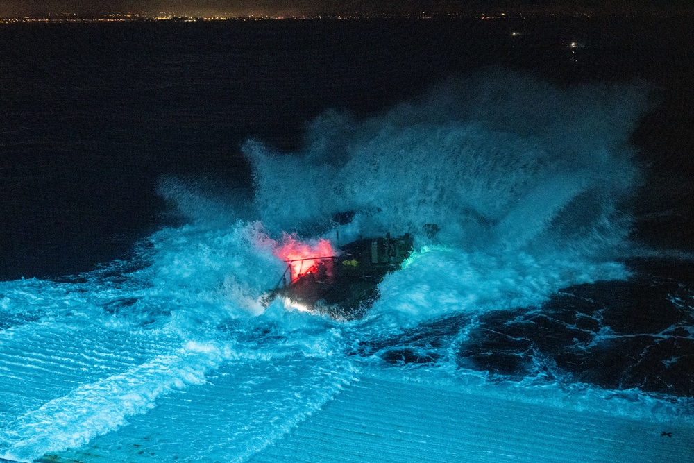 Low light ACV Operations aboard USS Somerset