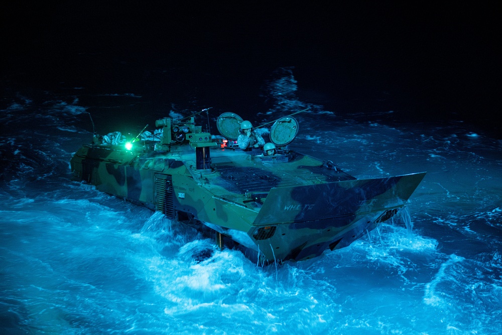 Low light ACV Operations aboard USS Somerset