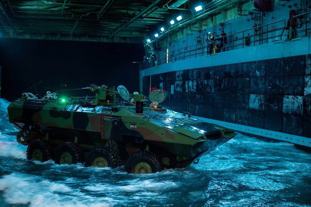 Low light ACV Operations aboard USS Somerset