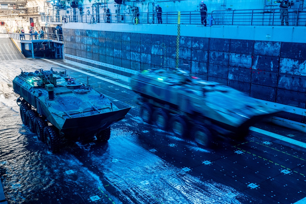 Low light ACV Operations aboard USS Somerset