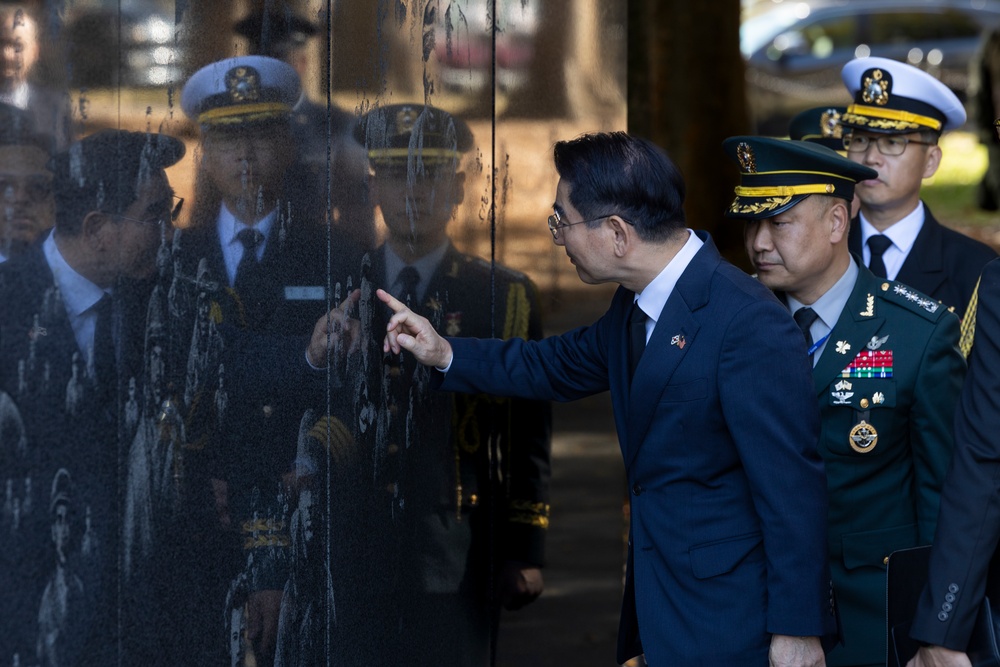 Secretary of Defense Lloyd J Austin III and Minister of National Defense Kim Yong Hyun Wreath Laying Ceremony