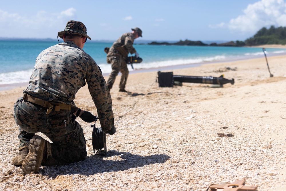 KS 25 | 9th ESB Conducts Underwater Ordnance Disposal Training