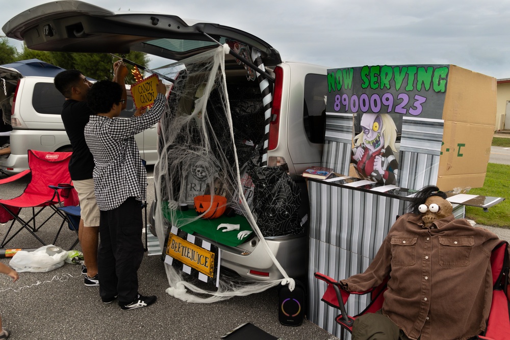 III MIG | 5 ANGLICO and III MSB Hosts a Trunk-or-Treat