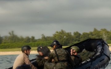 31st MEU conducts Enhanced Combat Rubber Raiding Craft Helocast