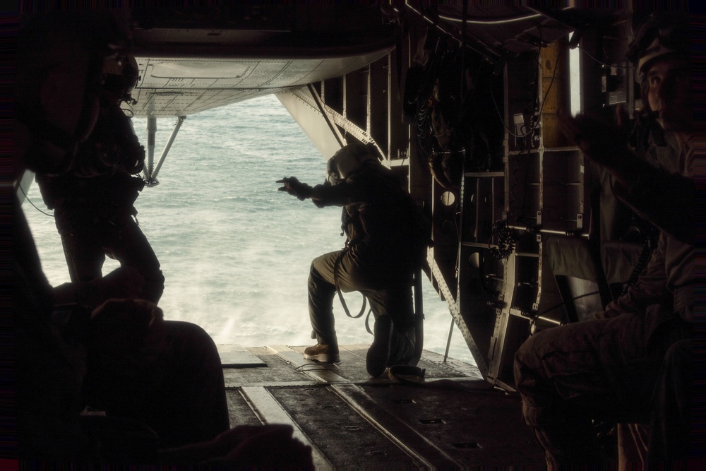 31st MEU conducts Enhanced Combat Rubber Raiding Craft Helocast