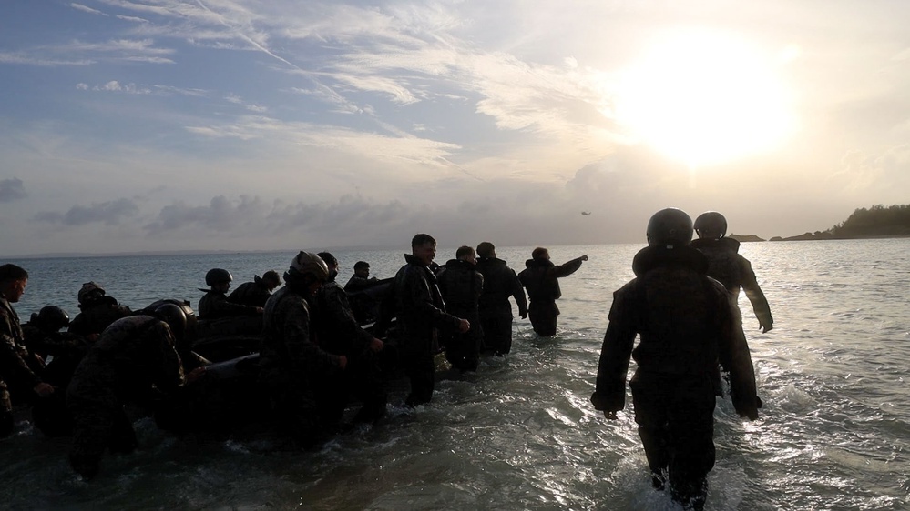 31st MEU conducts Enhanced Combat Rubber Raiding Craft Helocast