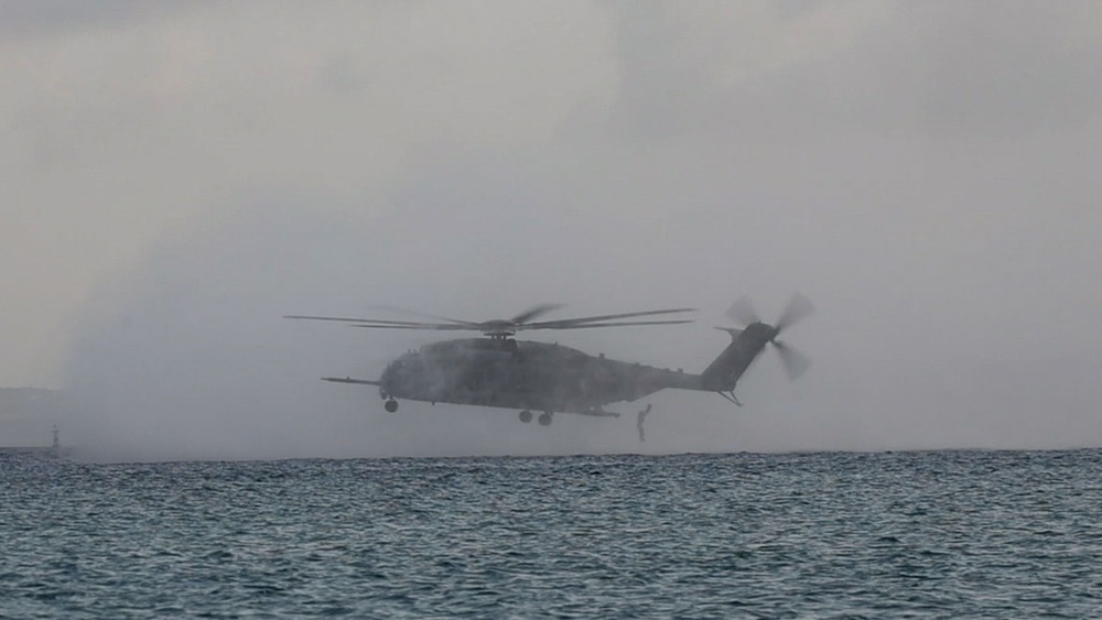 31st MEU conducts Enhanced Combat Rubber Raiding Craft Helocast