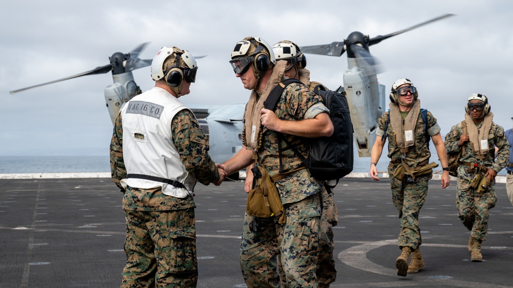 Italian Armed Forces joint delegation visits USS Somerset