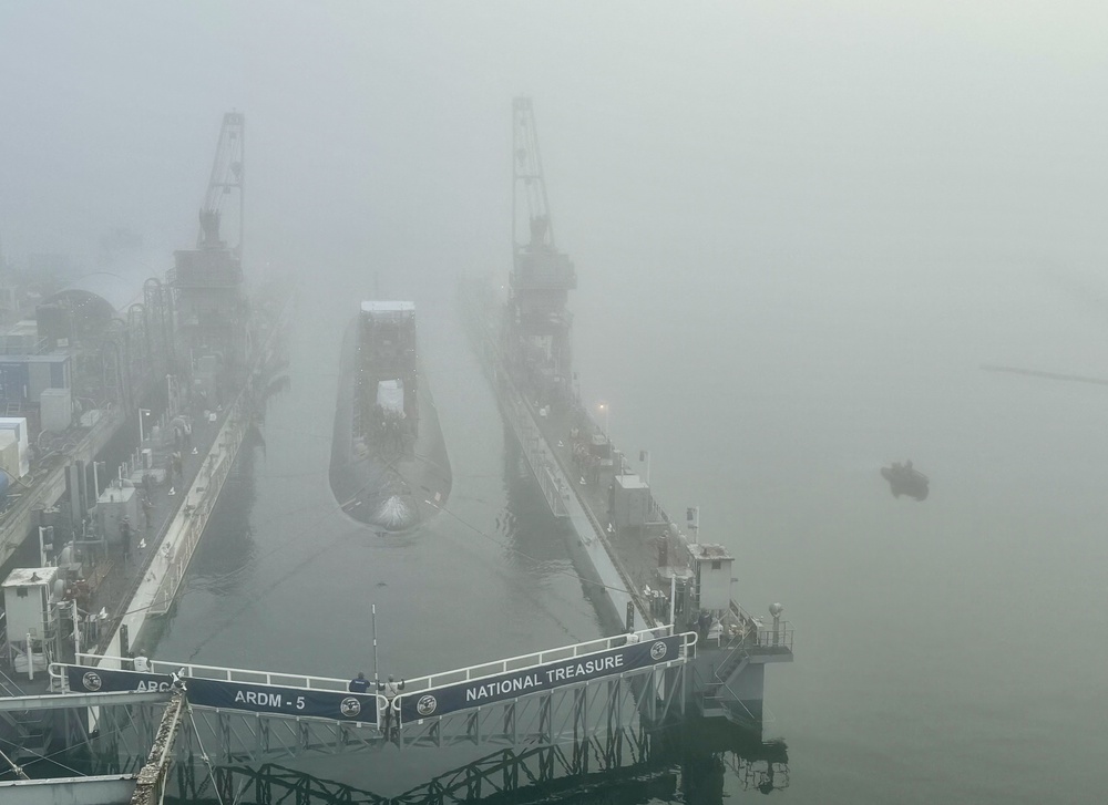 USS Asheville (SSN 758) Arrives in Floating Dry Dock