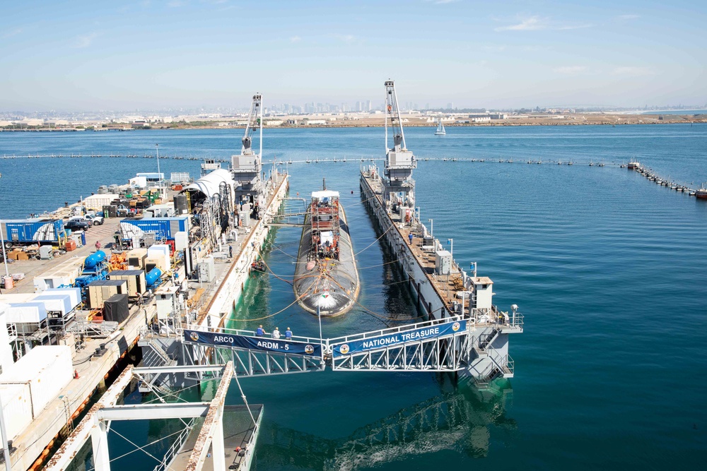 USS Asheville (SSN 758) Arrives in Floating Dry Dock