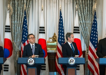 SECDEF Attends US/ROK Foreign and Defense Ministerial (2+2) Meetings