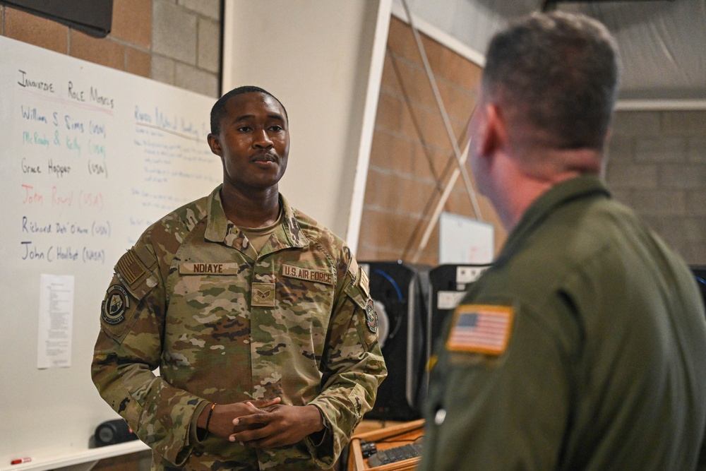 Previous Herk Nation commander visits Team Little Rock as JFSC commandant