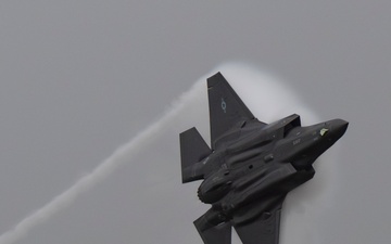 F-35A Demo Team practices at Pensacola NAS