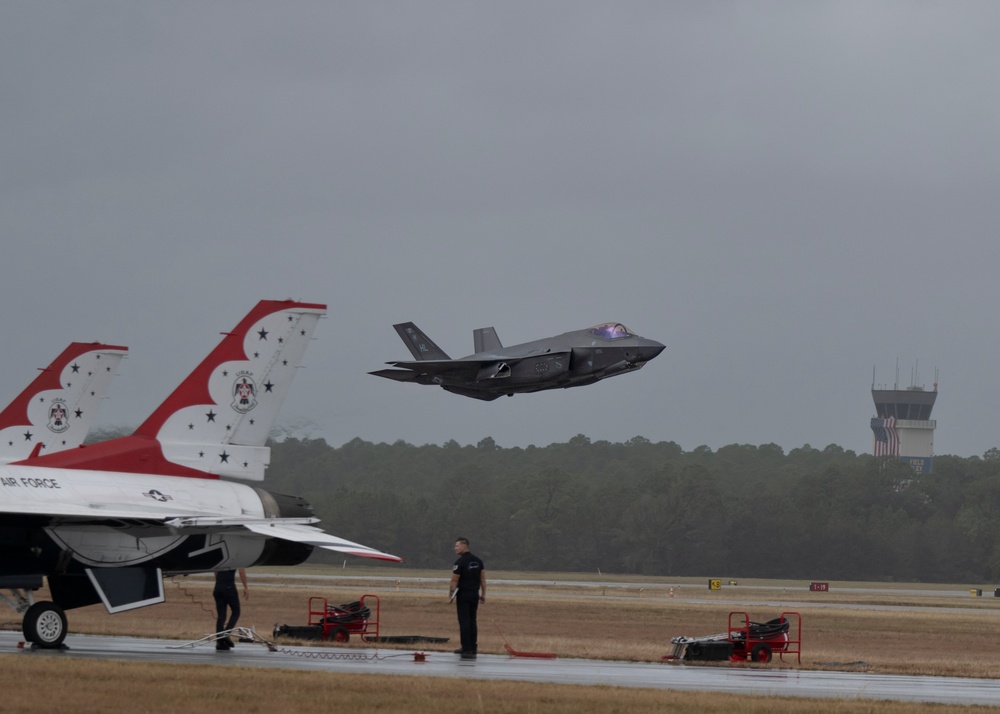 F-35A Demo Team practices at Pensacola NAS