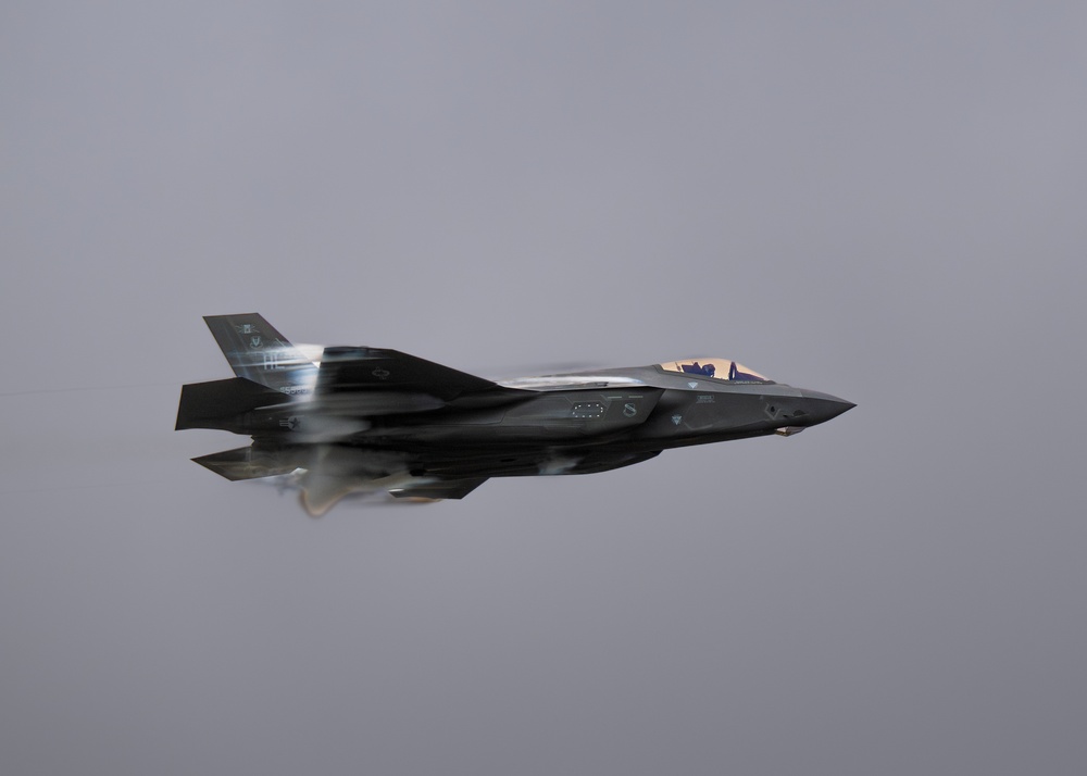 F-35A Demo Team practices at Pensacola NAS