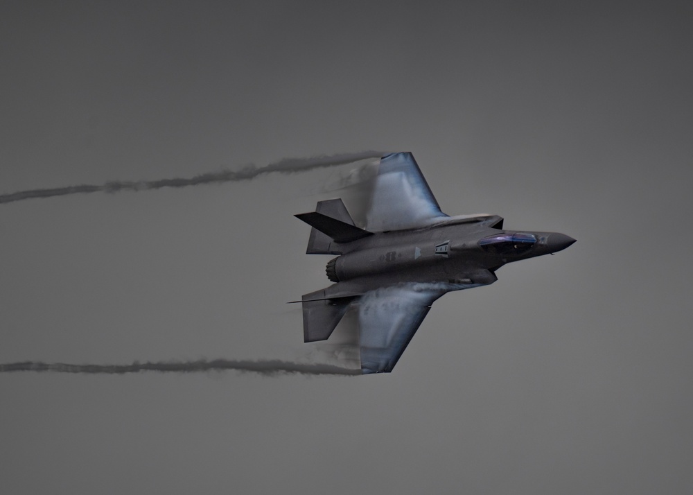 F-35A Demo Team practices at Pensacola NAS