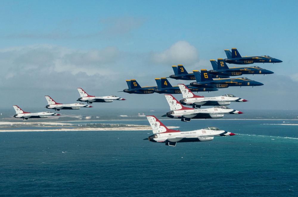 Thunderbirds and Blue Angels fly over Pensacola