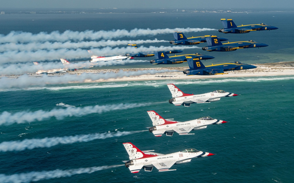 Thunderbirds and Blue Angels fly over Pensacola