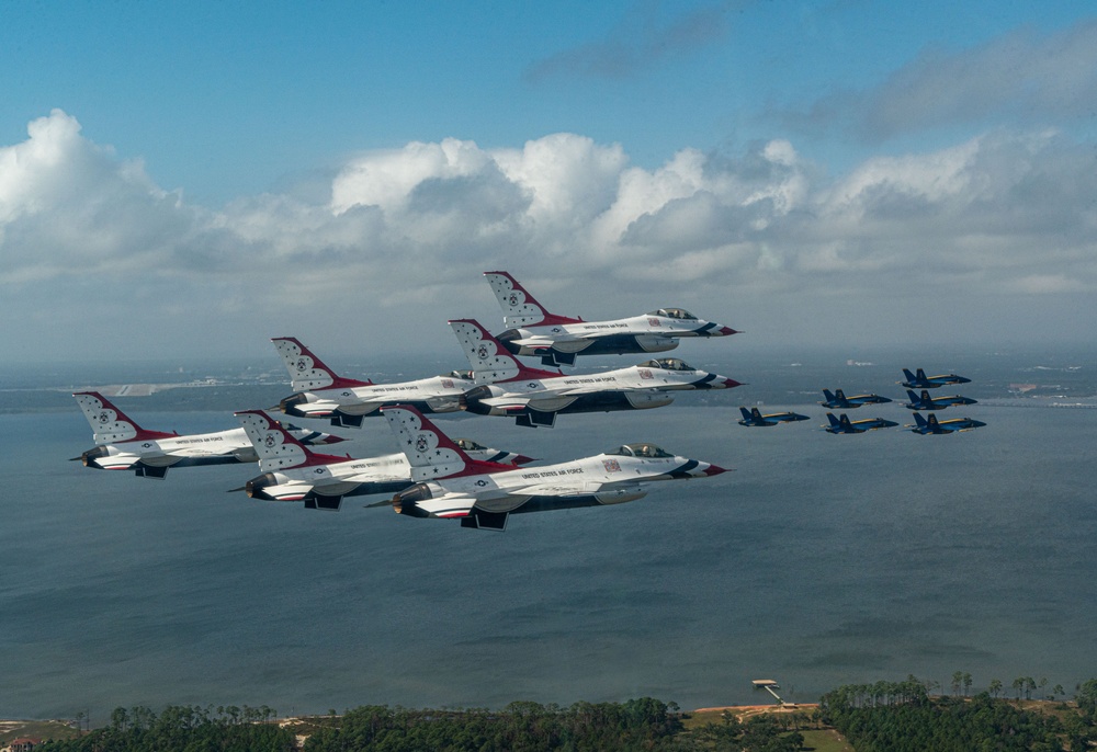 Thunderbirds and Blue Angels fly over Pensacola