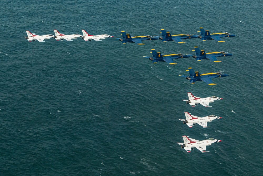 Thunderbirds and Blue Angels fly over Pensacola