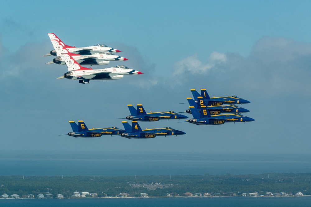 Thunderbirds and Blue Angels fly over Pensacola