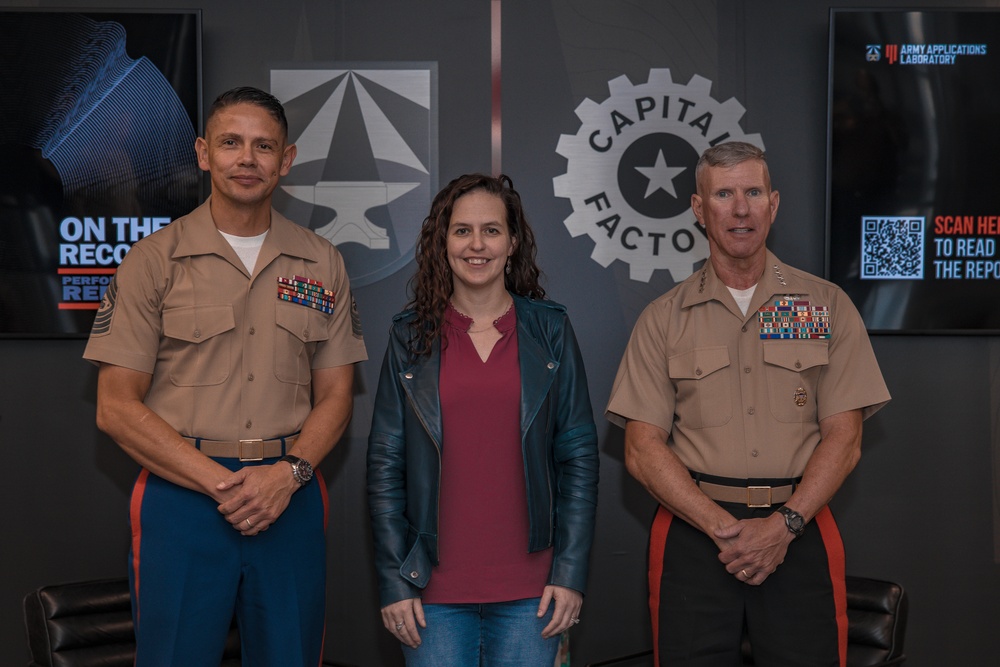 Commandant, Gen Smith, Visits Service Members in Austin