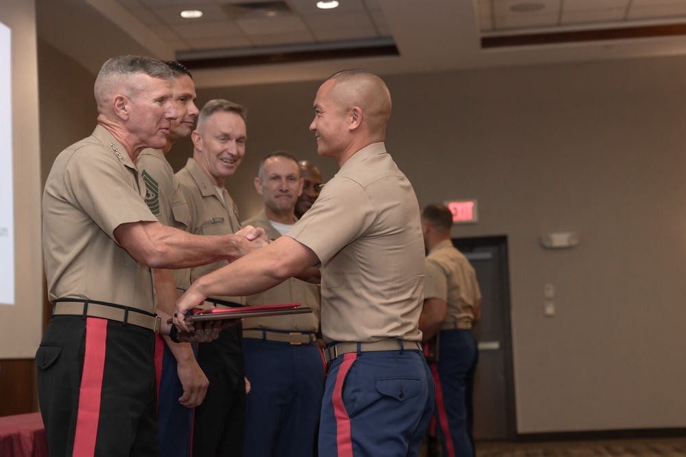 Commandant, Gen. Smith, Awards Top Performing RSs